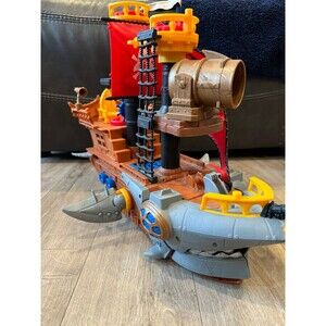 Imaginext Shark Bite Pirate Ship